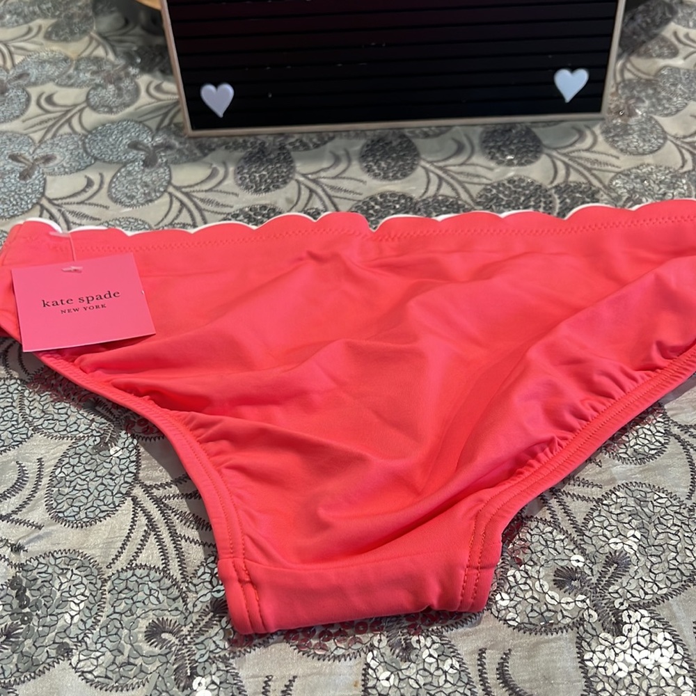 Kate Spade New York Scallop Wave Hipster Bikini Bottom. - Picture 6 of 9